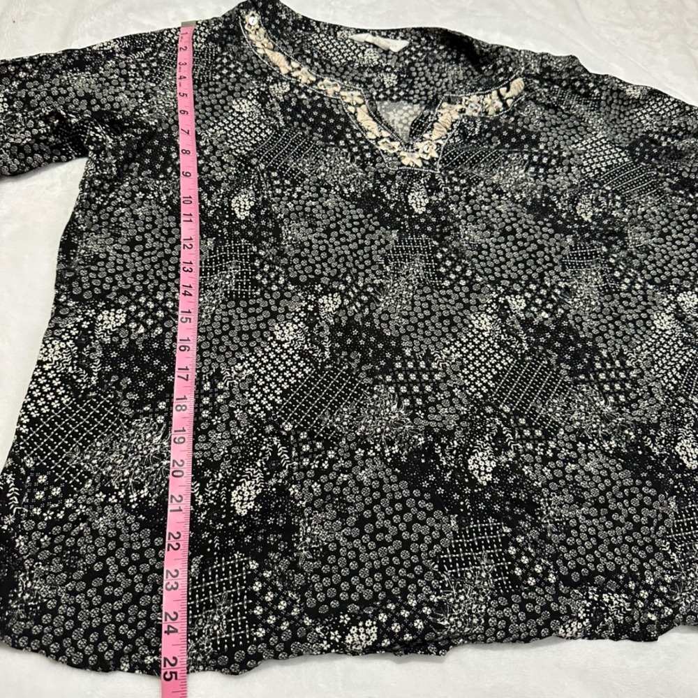 Magnolia Grace Womens 2X Black White Floral Patchwork Embroidered V-Neck Blouse - Picture 7 of 8